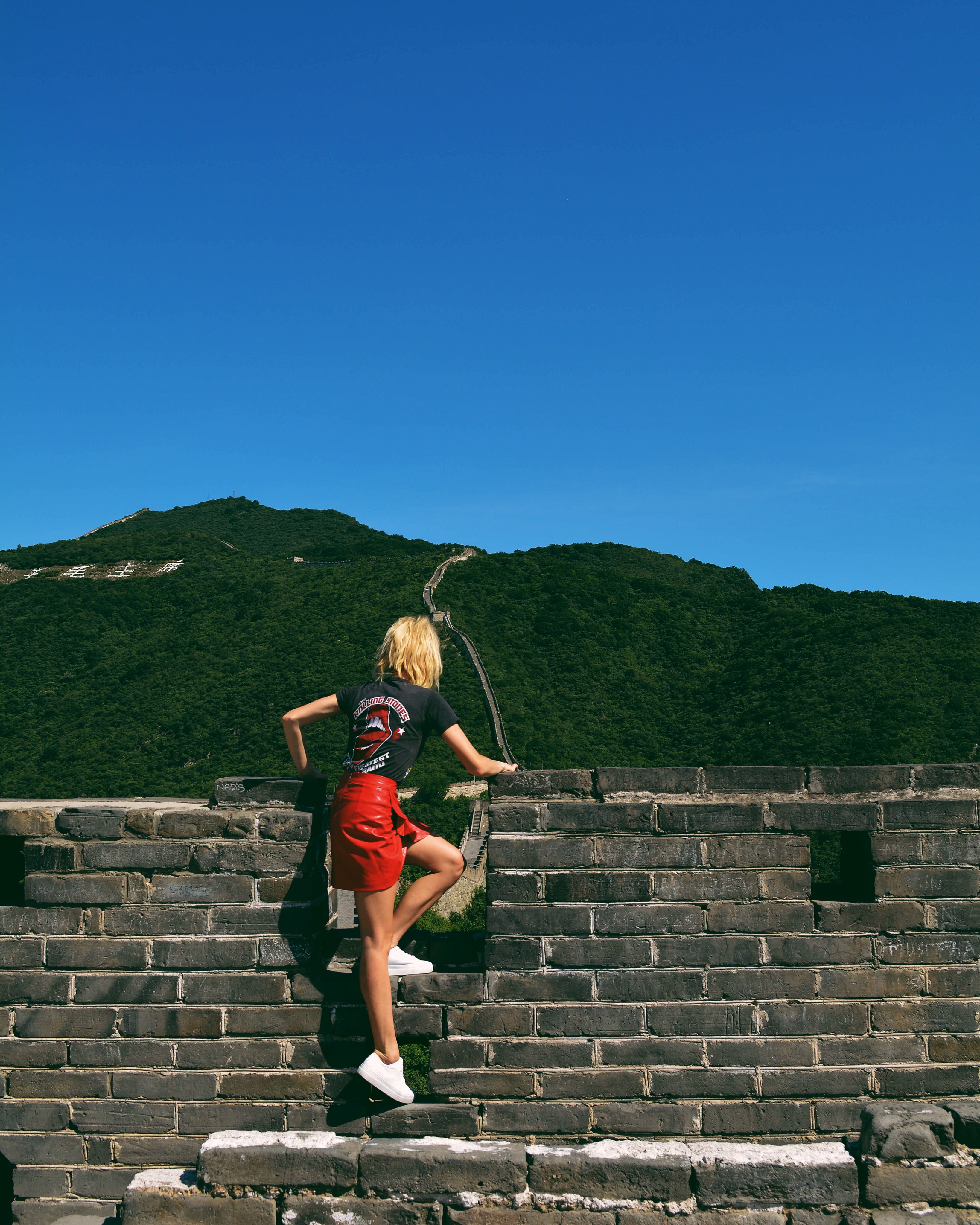 beijing_olympics_nastia_liukin_gymnast_allaround_champion_gold_medal_travel_guide_great_wall_of_china